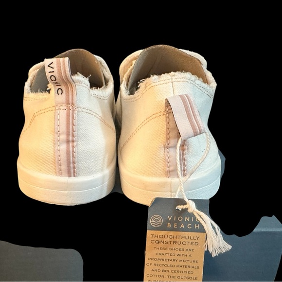 NWT Vionic Beach Womens Malibu White Slip-On Sneakers 9 Medium - Picture 3 of 11